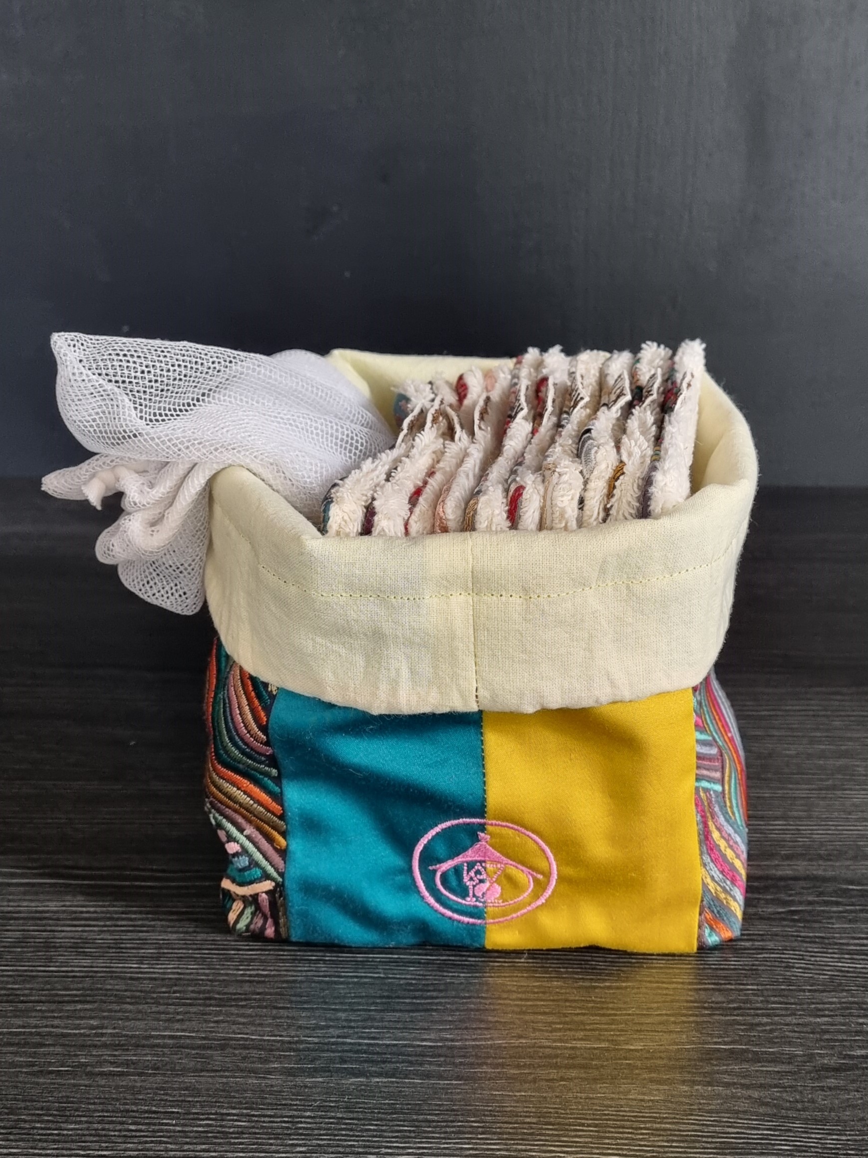 Distributeur motifs abstraits – Image 3