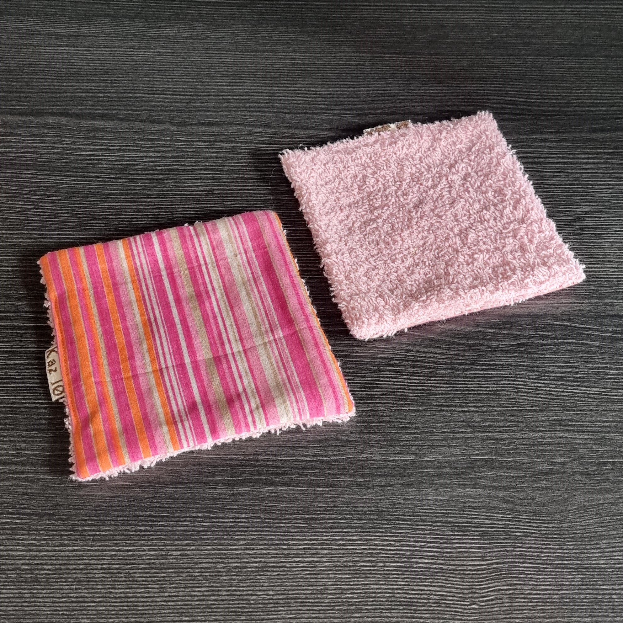 Distributeur rayé rose, orange et blanc – Image 4
