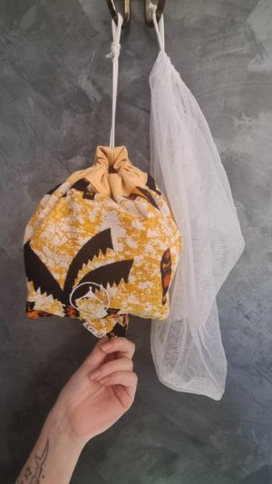 Distributeur motif tribal