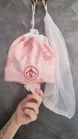 Distributeur Rose motifs crustacés